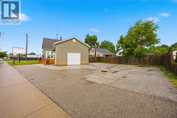229 Water Street, Sarnia, ON N7T5T4 Photo 5