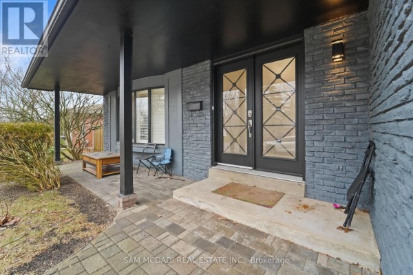 2290 Devon Road, Oakville, ON, photo 2
