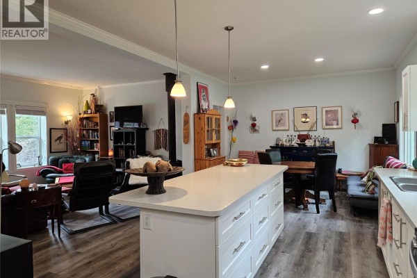 2291 15th Avenue, Nakusp, BC, photo 2