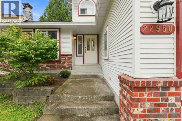 22950 126 Avenue, Maple Ridge, BC V2X0S7 Photo 2