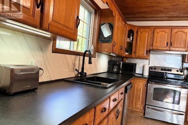 Den - 22b Champagne Avenue, St  Charles, ON P0M2W0 Photo 4