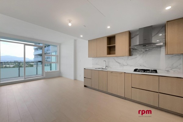 22xx 13768 100 Avenue, Surrey, BC V3T0V2 Photo 3