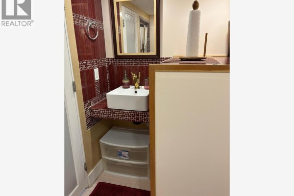 23** Bridgeman Avenue, North Vancouver, BC V7P3P4 Photo 5