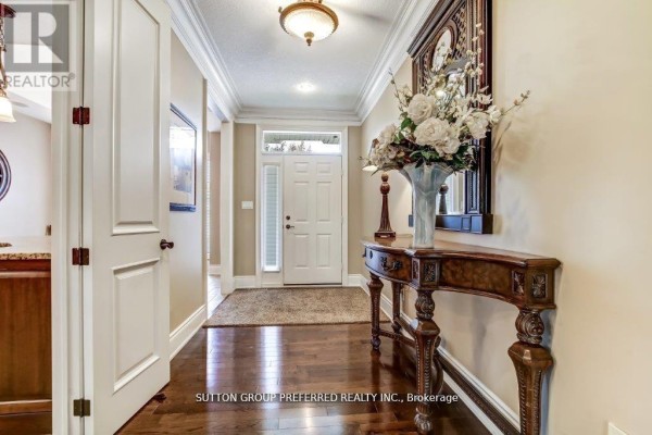 Foyer - 23 - 124 North Centre Road, London North, ON N5X4R3 Photo 3