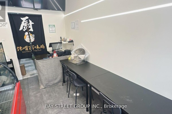 23 - 15 Northtown Way, Toronto, ON M2N7A2 Photo 5