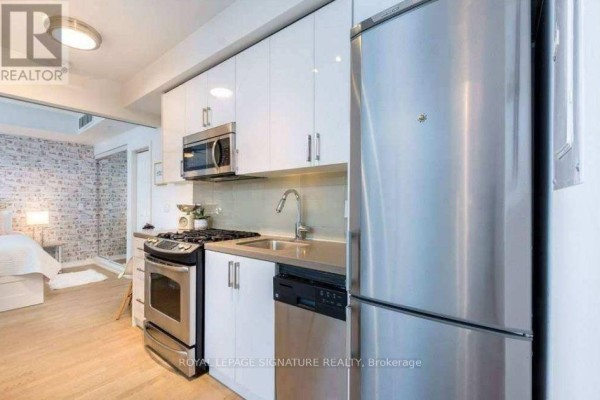 23 - 150 Broadview Avenue S, Toronto, ON M4M0A9 Photo 5