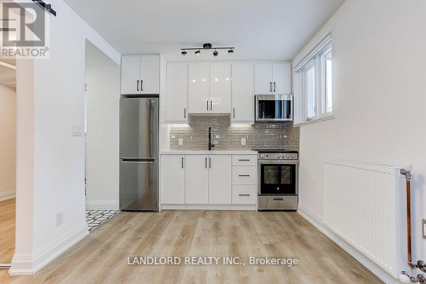 23 - 2520 Bloor Street W, Toronto, ON, photo 2