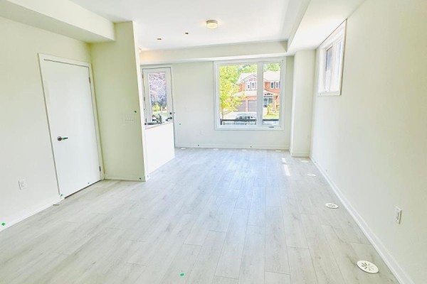 23 - 3538 Colonial Drive, Mississauga, ON L5L0C1 Photo 2