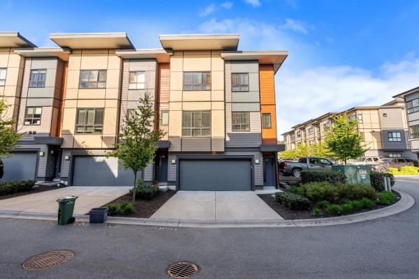 23 1938 North Parallel Road, Abbotsford, BC V3G2C6 Photo 2