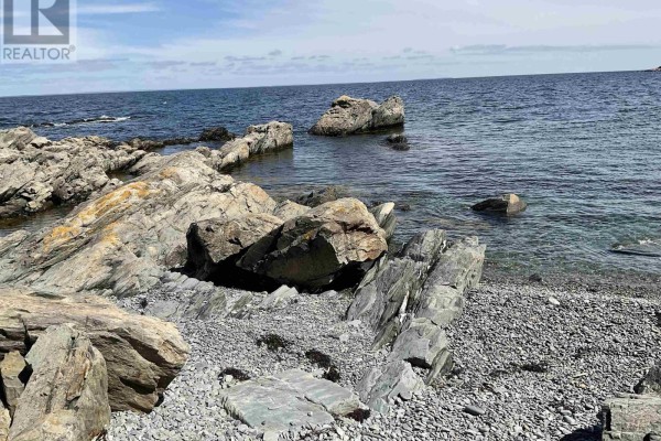 23-3 Hendsbee Wharf Road, Phillips Harbour, NS B0H1N0 Photo 5