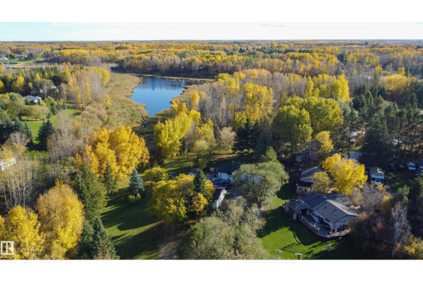 Family room - #23 53025 Hghway 770, Rural Parkland County, AB T0E0H0 Photo 3