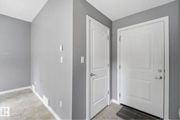 Kitchen - #23 655 Watt Bv Sw, Edmonton, AB T6X0Y2 Photo 3