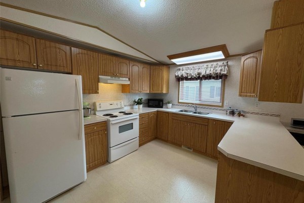 Primary Bedroom - 23 74 Triangle Road, Dauphin, MB R7N3M9 Photo 4
