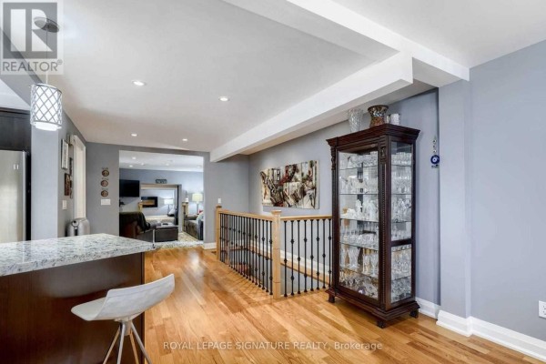 Dining room - 23 Abbs Street, Toronto, ON M6K1M5 Photo 5
