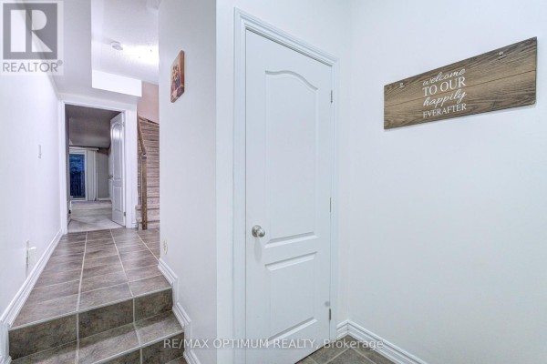 Kitchen - 23 Bakewell Street, Brampton, ON L6Y0P9 Photo 3