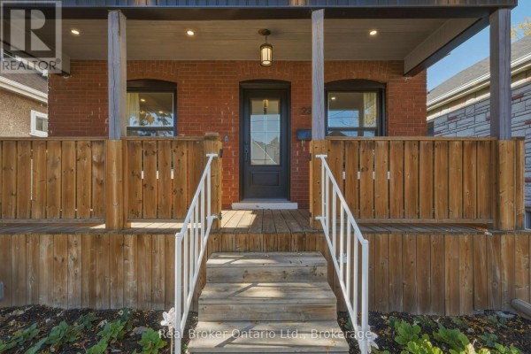 23 Barons Avenue N, Hamilton, ON L8H5A3 Photo 4