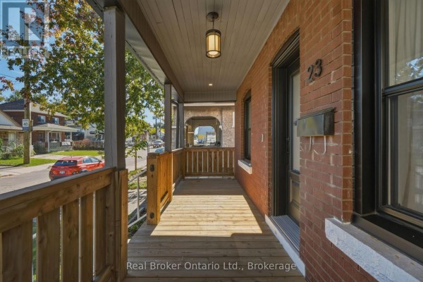 23 Barons Avenue N, Hamilton, ON L8H5A3 Photo 5