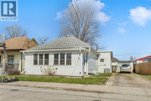 4pc Bathroom - 23 Degge Street, Chatham, ON N7M4X3 Photo 2