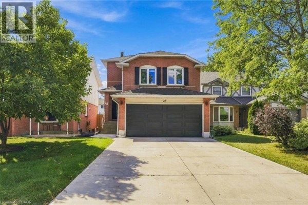 23 Desantis Court, Hamilton, ON, photo 2