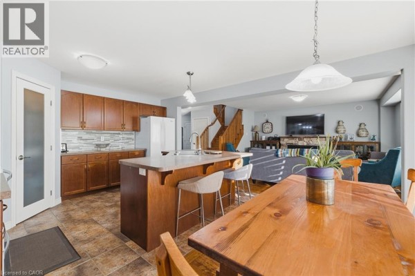 23 Doon Creek Street, Kitchener, ON N2R0B4 Photo 5