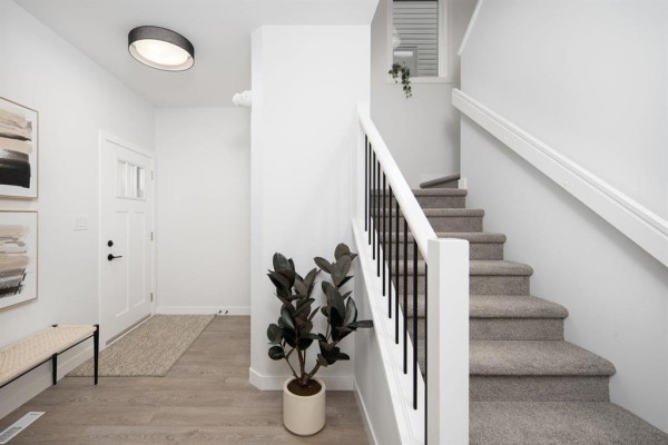 Loft - 23 Dovetail Crescent, Winnipeg, MB R2C5W2 Photo 4
