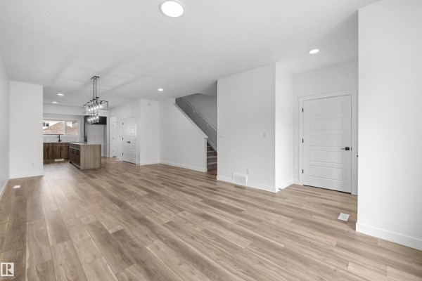Kitchen - 23 Elis Li, Spruce Grove, AB T7X4T8 Photo 3