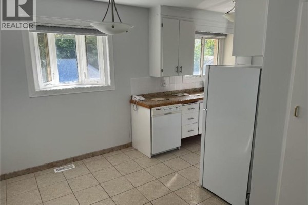 Eat in kitchen - 23 Elkington Drive Unit# Upper Unit, Kitchener, ON N2B1S1 Photo 5