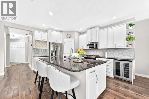 Dining room - 23 Everoak Bay Sw, Calgary, AB T2Y0A2 Photo 4