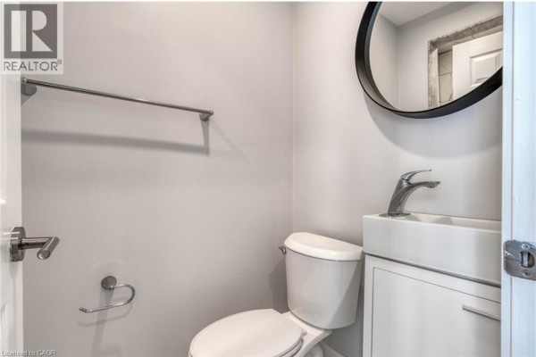 3pc Bathroom - 23 Gibson Avenue, Hamilton, ON L8L6J4 Photo 3