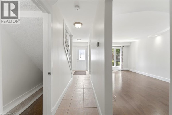 23 Heatherdale Place, Hamilton, ON L9C6K7 Photo 4