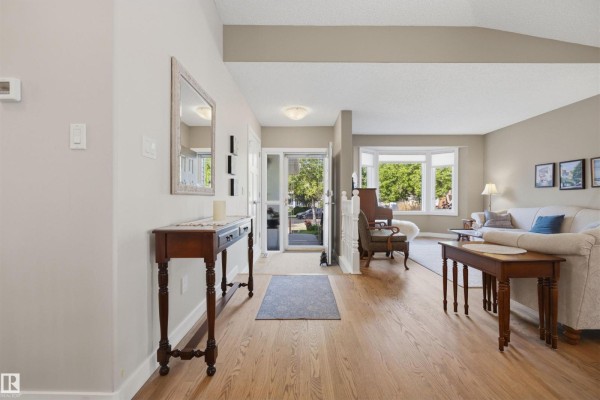 Kitchen - 23 Highland Cr, Sherwood Park, AB T8A5N8 Photo 3