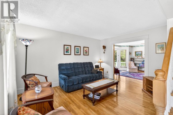 Living room - 23 Hillside Drive, Charlottetown, PE C1A6H9 Photo 4