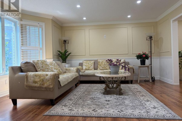 23 Lacey Court, Aurora, ON L4G5G3 Photo 5
