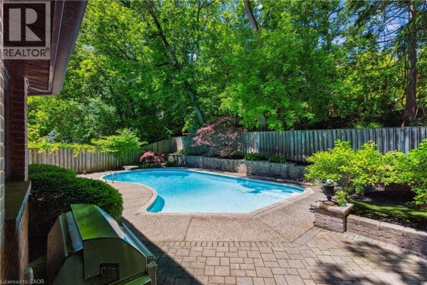 23 Lantern Lane, Dundas, ON, photo 2