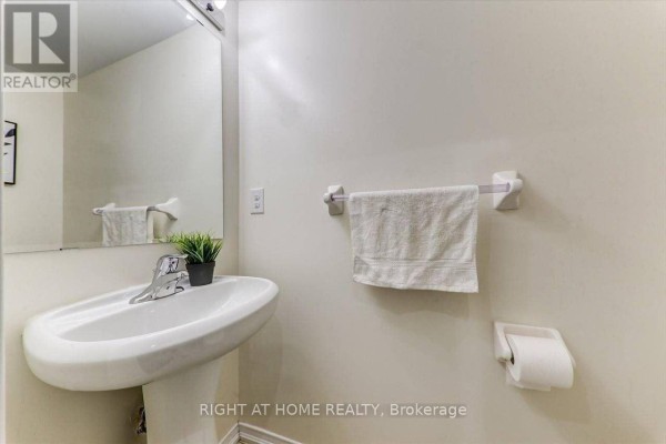 23 Linnell Street, Ajax, ON L1Z0K9 Photo 4