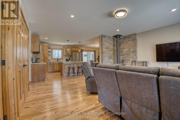 23 Maple Drive, Northern Bruce Peninsula, ON, photo 3