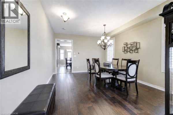 4pc Bathroom - 23 Mcknight Avenue, Waterdown, ON L8B0R5 Photo 5