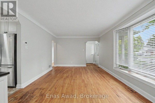 23 Meadowlands Drive W, Ottawa, ON K2G2R3 Photo 3