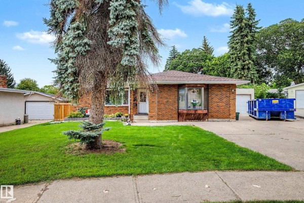 23 Montcalm Cr, St  Albert, AB, photo 2