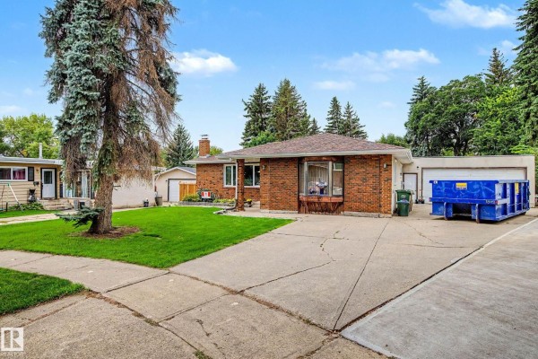 23 Montcalm Cr, St  Albert, AB, photo 3
