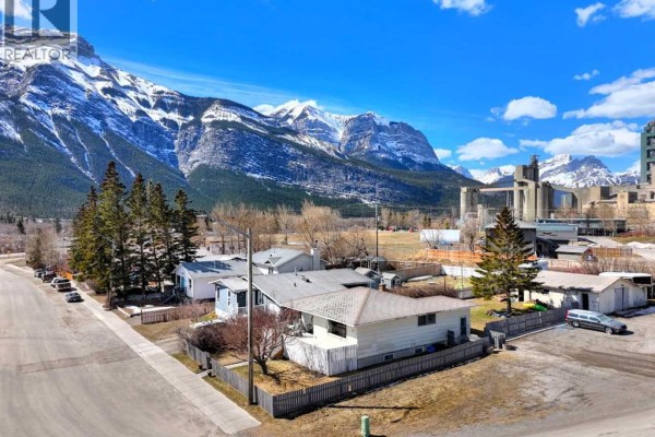 23 Mt Allen Drive, Exshaw, AB, photo 3