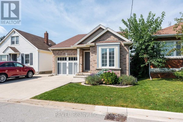 23 Myrtle Avenue, St  Catharines, ON, photo 2