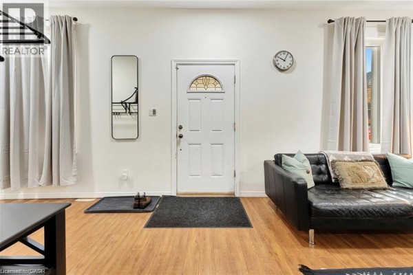23 Palace Street, Brantford, ON, photo 2