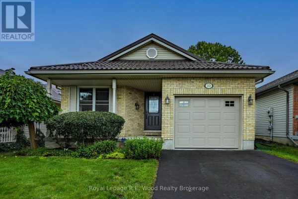 23 Peach Street, Tillsonburg, ON, photo 2