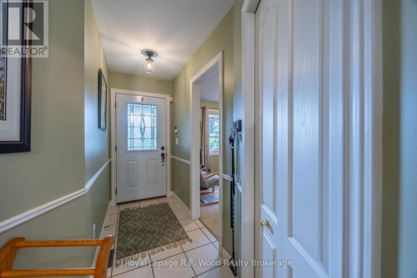 23 Peach Street, Tillsonburg, ON, photo 3