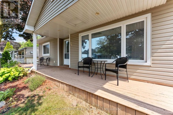 23 Pebble Beach Parkway, South Huron, ON, photo 3