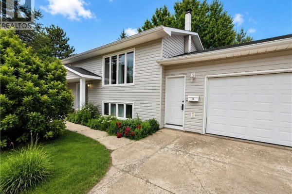 23 Pembroke Street, Riverview, NB, photo 3