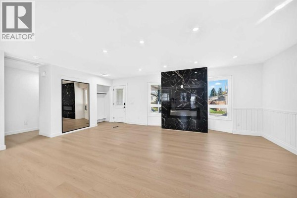 Dining room - 23 Penworth Crescent Se, Calgary, AB T2A4C5 Photo 3