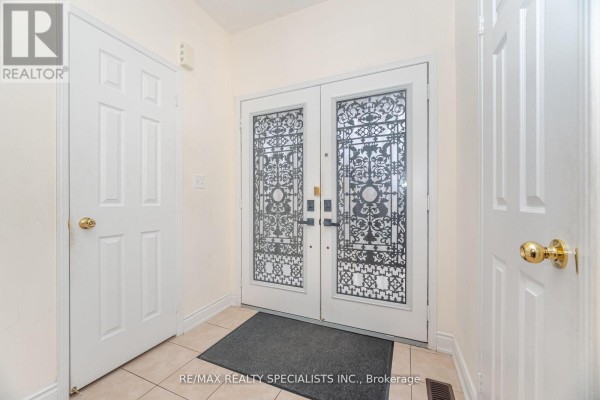 23 Personna Circle, Brampton, ON, photo 3