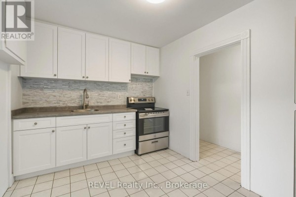 23 Plymonth Road, Welland, ON L3B3C4 Photo 5